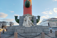 Ростральные колонны в Санкт-Петербурге